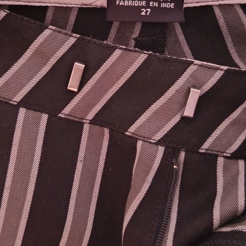 DCshoes vintage striped capri pants like new, size S