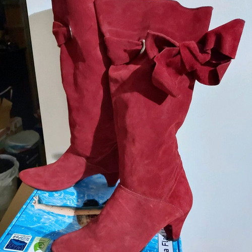 Leather suede boots like new, red, size 36