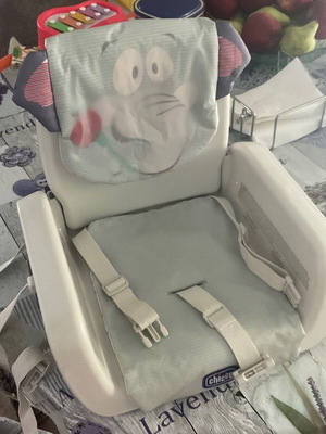 Chicco baby feeding chair, foldable with adjustable legs