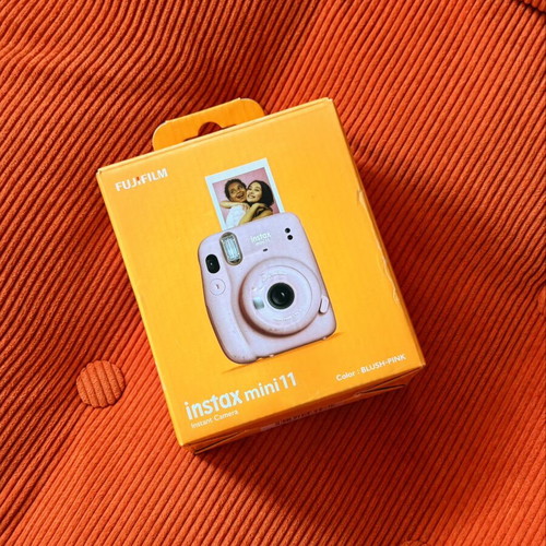 Fujifilm Instax Mini 11 instant camera new, blush pink