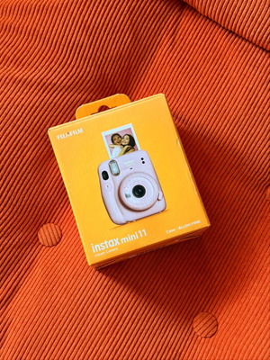 Fujifilm Instax Mini 11 instant camera new, blush pink