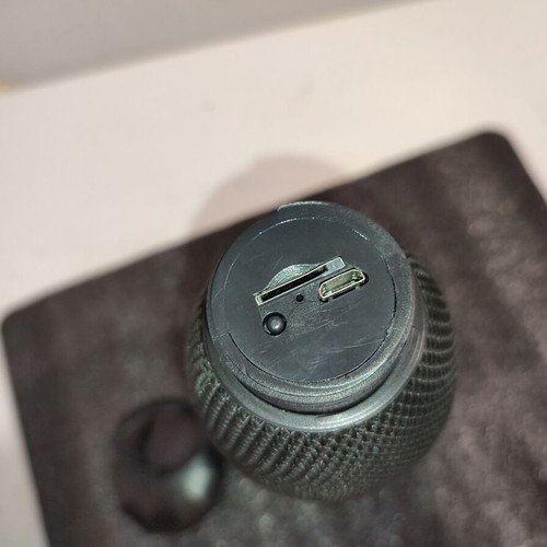 Bluetooth Bottle Speaker Remax RB-M48 used with charger