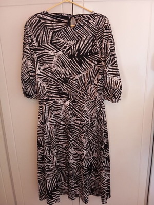 Vintage dress like new, classic design
