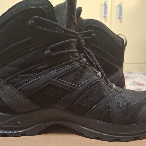 Haix Black Eagle Athletic 2.1 Mid GTX boots like new, size 44, black