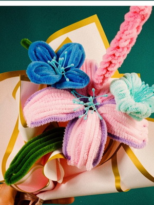 Bouquet handmade pipe cleaner flowers new