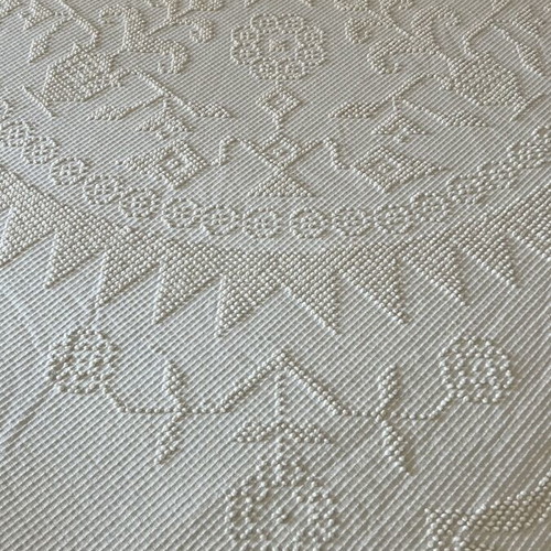 Surety king size cotton embossed bedspread like new, white
