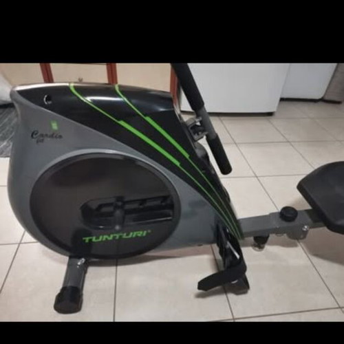 Tunturi R20 rowing machine like new with minimal hours used