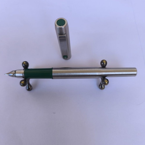 Parker 25 pen used, stainless steel with green details