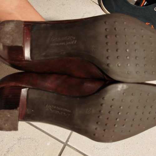 Leather pumps like new, brown, size 38