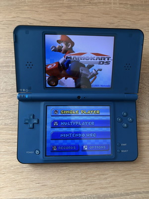 Τροποποιημένο Nintendo DSi XL με κάρτα SD 64GB και προεγκατεστημένα παιχνίδια Mario