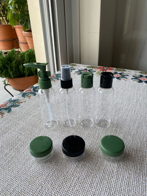 Travel set 8 pieces like new, plastic with storage pouch