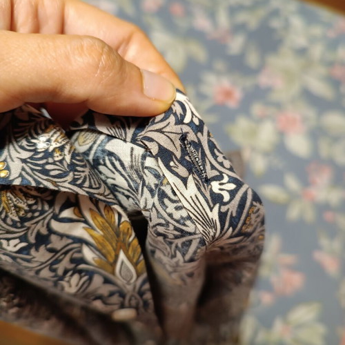 H&M Khaki Floral Shirt Medium like new, art deco print