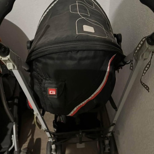Single stroller like new, versatile and easy to use