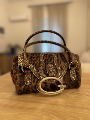 Guess vintage handbag like new, pink and gold