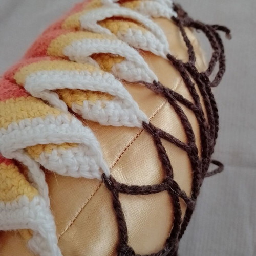 Handmade oval knitted pillow used 35x35cm