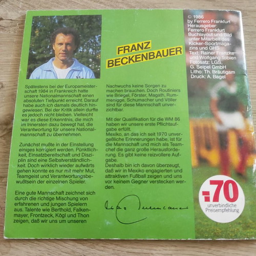 2 Albums with stickers World Cup 82 and 86 not Panini