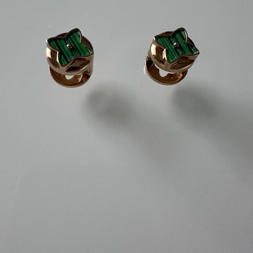 Earrings like new