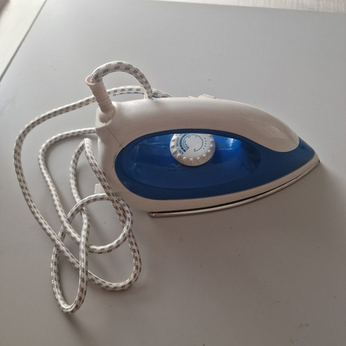 Home Tech Blue Line iron used, simple model