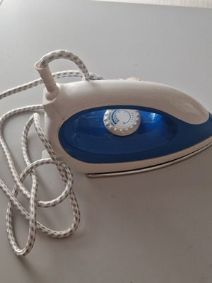 Home Tech Blue Line iron used, simple model