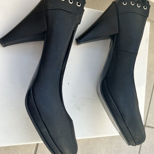 Leather black pumps size 40 like new