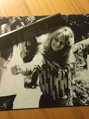 Aliki Vougiouklaki photograph 15×21 like new, rare