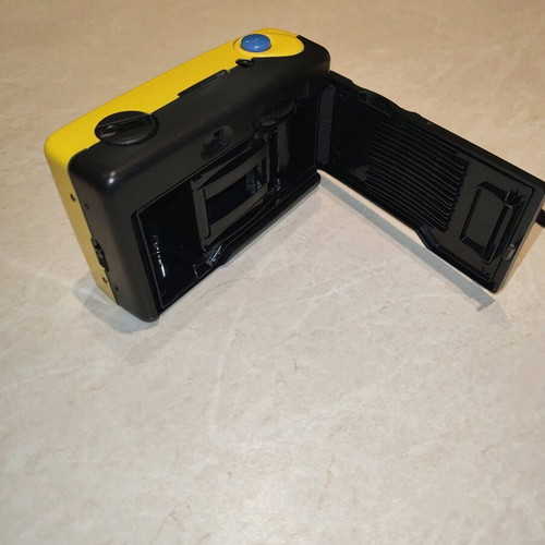 Fit for fun pocket camera collectible like new, film