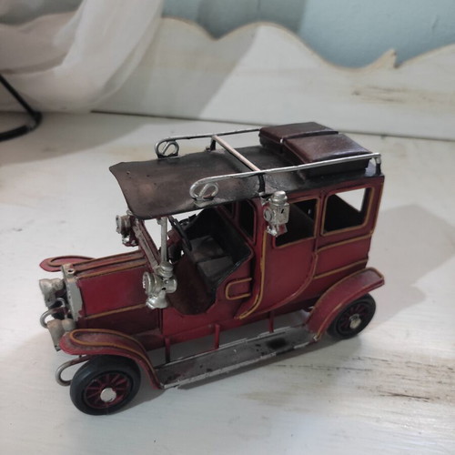 Metal car like new, 16cm long