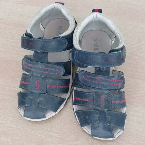 Junior kids sandals blue size 27 like new