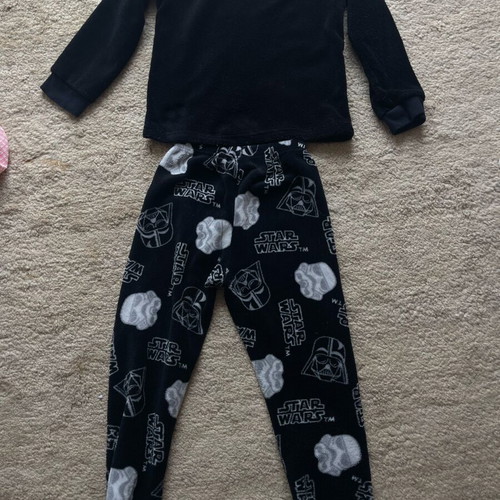 Star Wars kids pajama set used, fleece, size 8-9 years