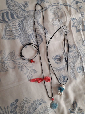 Handmade accessories with box now, 2 necklaces and 1 bracelet new