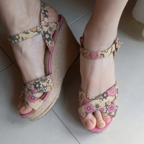 Fabric platform sandals used size 39 pink with flowers