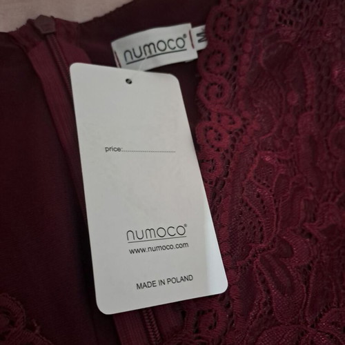 Numoco burgundy dress size M new with lace and asymmetrical skirt