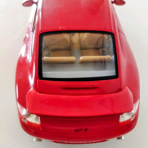 Porsche Carrera 911 GT 3 1997 model 1:18 like new, red