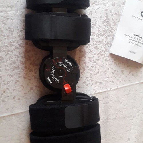 Thigh Knee Brace new with goniometer for knee rehabilitation