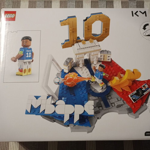 Lego Editions Messi, Mbappe, Ronaldo, Vini Jr new condition
