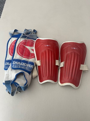 Football shin guards used, 2 pairs, old Diadora included