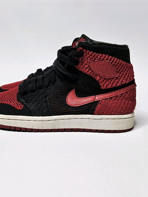 Air Jordan 1 Retro OG Flyknit High Bred like new, size 38.5