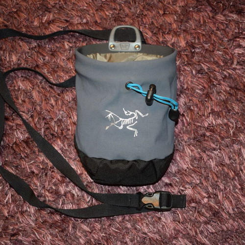 Arc'teryx Chalk Bag like new, black and gray
