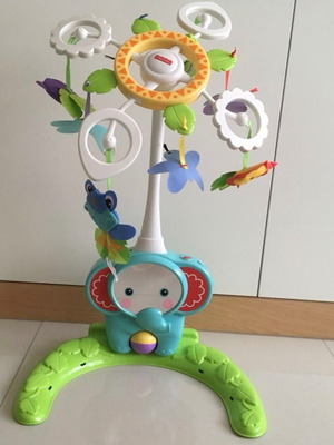Mobile Fisher Price 2 like new with music and animal sounds