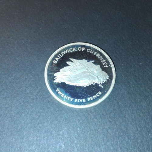 Bailiwick of Guernsey 25 Pence 1977 coin like new, silver .925