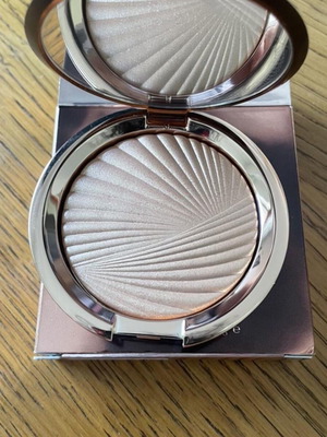 Bronze Goddess Highlighting Powder 01 Heat Wave new