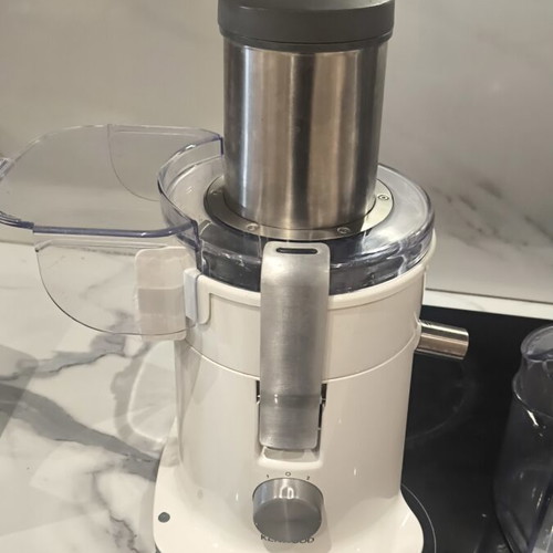 Kenwood JE730 Juicer like new, 1000watt power