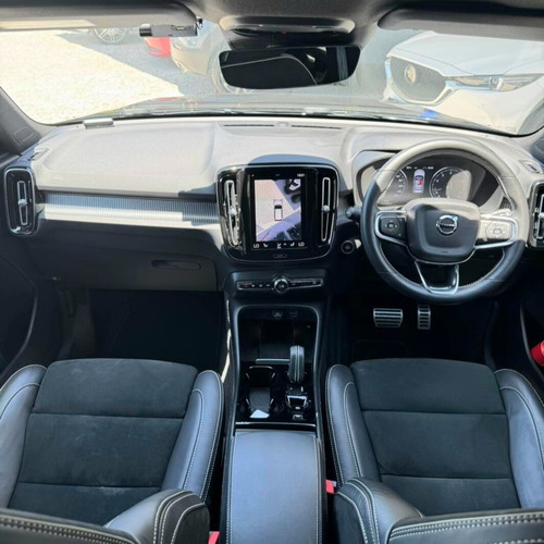 Volvo XC40 Mild Hybrid 2021 Like New, R Design, AWD, Petrol