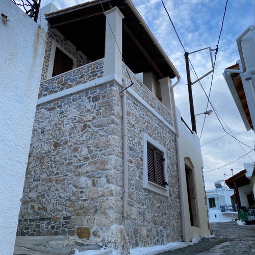 Stone-built maisonette 65 sqm with balcony and fireplace in Sitia