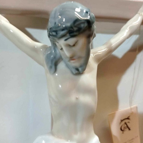 Handmade porcelain cross Casades Valencia Spain new with crucifix