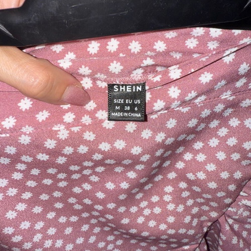 Shein short skirt in white and pink, like new, size M