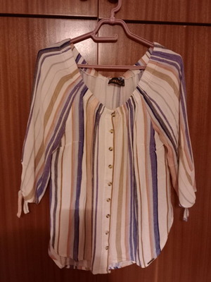 Women's striped blouse-shirt like new, small size with comfortable fit