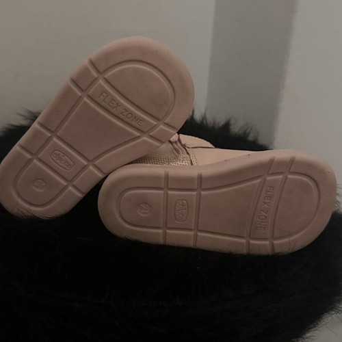 Chicco baby boots size 21 used, pink