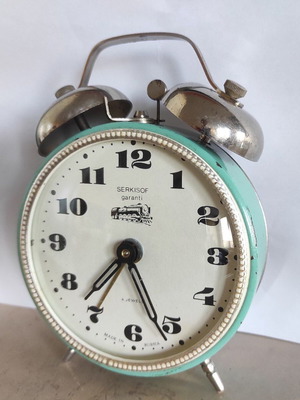Russian mechanical alarm clock Yantar like new, analog, table