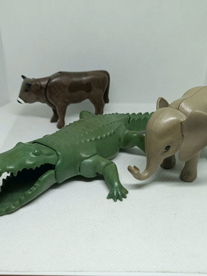 Playmobil authentic animals like new: crocodile, elephant, cow
